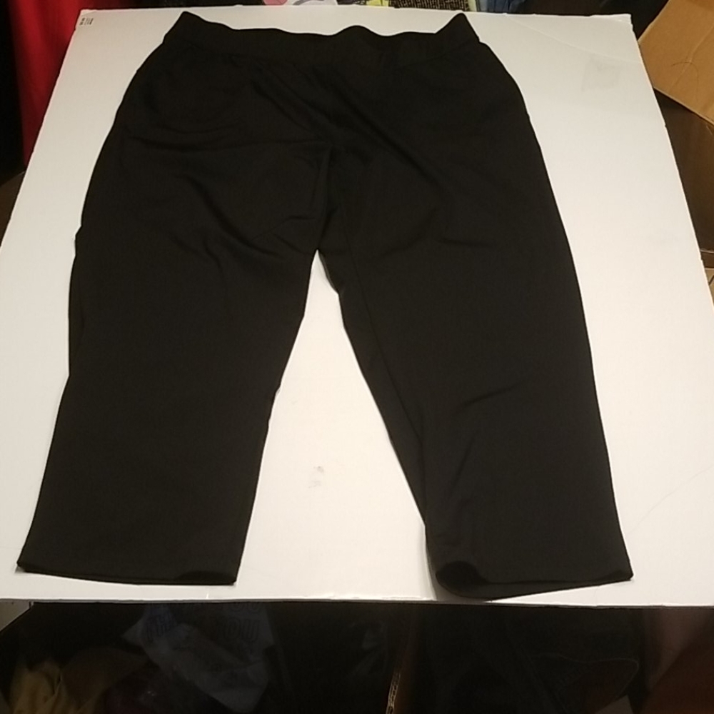 Avenue Leisure Black stretch pants size 14/16.